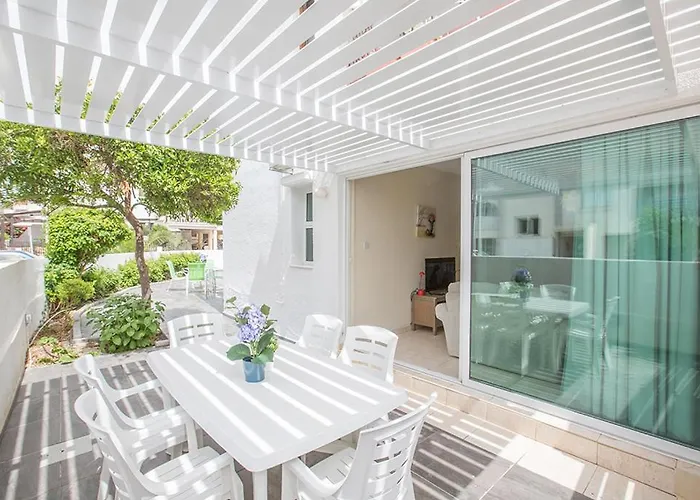 Merab Holidays Castalia 62 *